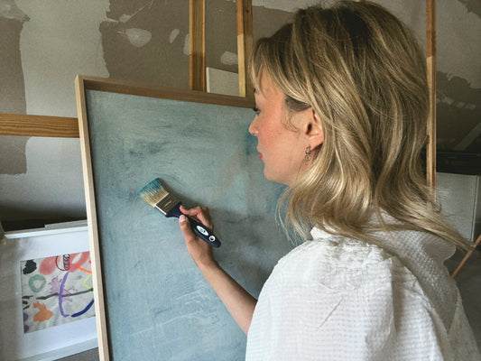 Zwischen Farbtuben und Nachhaltigkeit – mein kreatives Chaos im Atelier